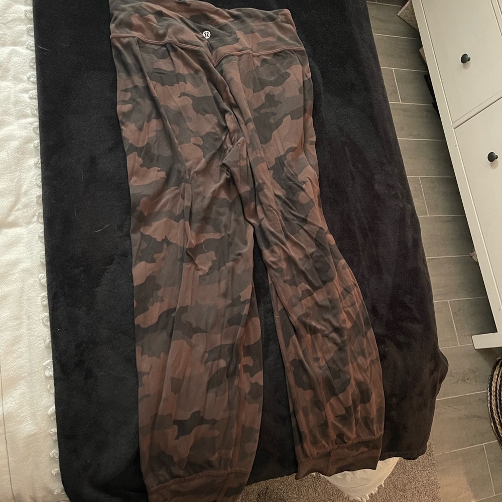Lululemon joggers